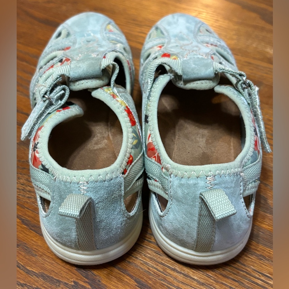 Earth Origins Effie Blue Suede Fisherman Sport Sandals With Floral Accent.Sz 8.5 - Picture 9 of 14